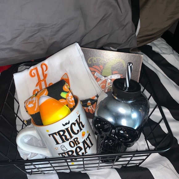 HALLOWEEN BASKETS!🎃🖤🎃🖤⚰️🕷🔪💀 - Picture 6 of 8